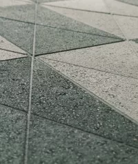 Formae Triangolo Stone