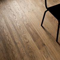 Vein natural oak parquet
